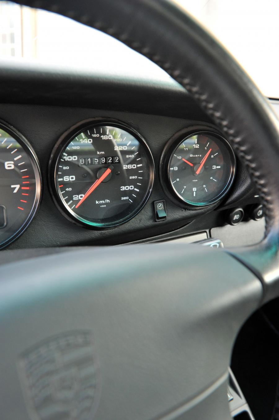  Porsche 911 GT2 1996 года  (фото 9 из 22)